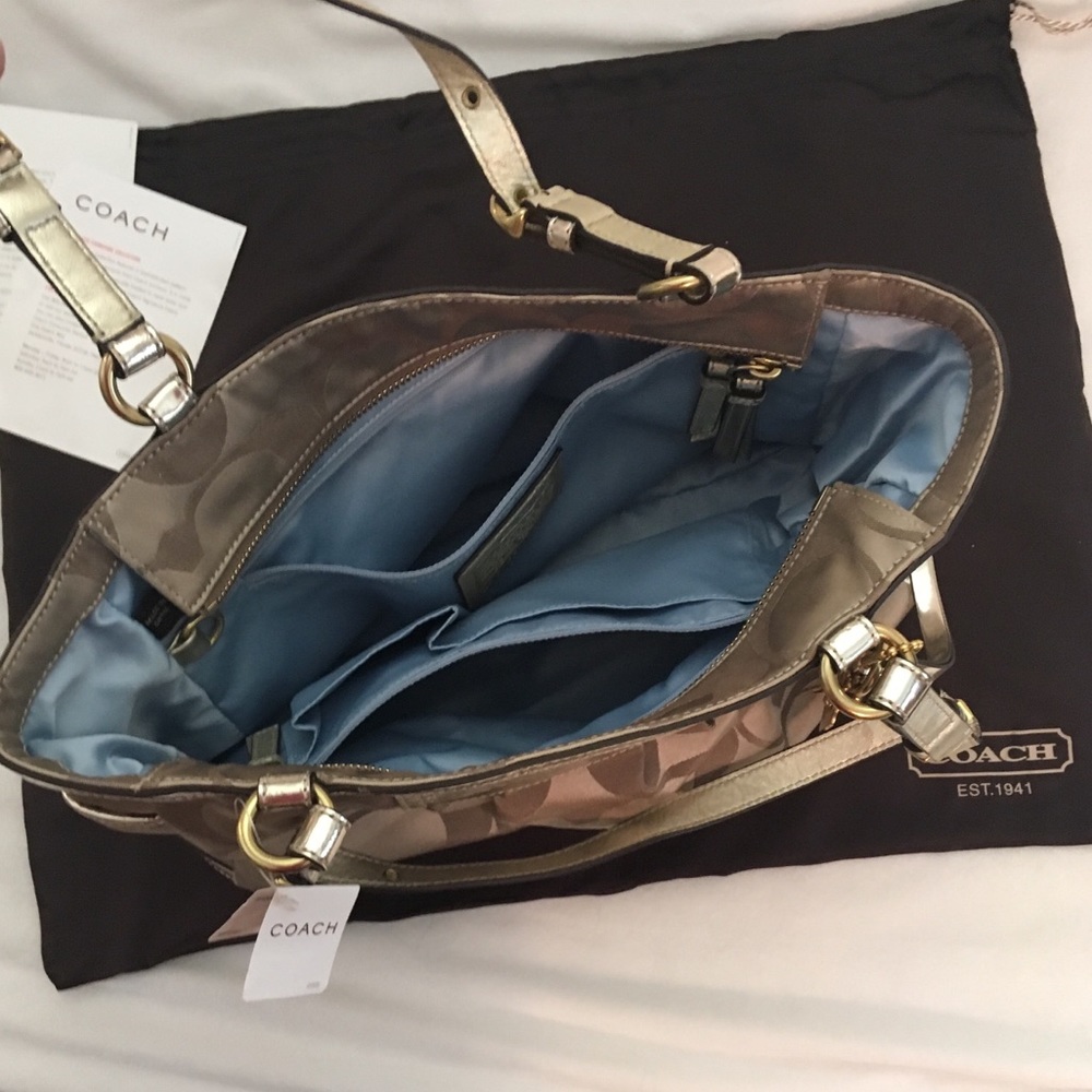 Authentic Coach Signature Collection Tote - Picture 4 of 8